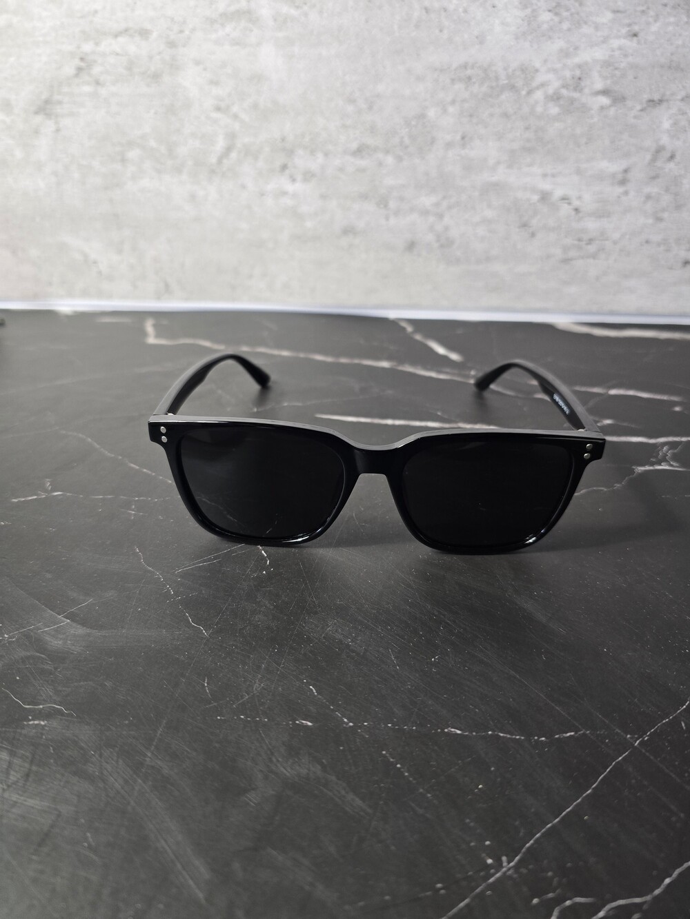 HAOLOTA Black Sunglasses Rectangular Frame Plastic Lens